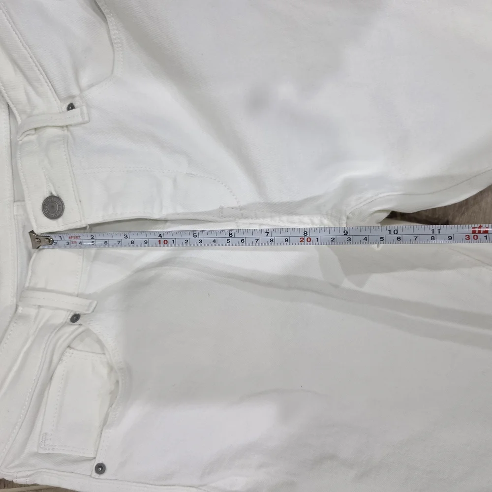 Women's White Levi's Jeans - Picture 6 of 16